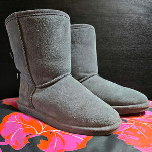 Bearpaw gray suede shearling lined winter boots with ribbon bow back size 9